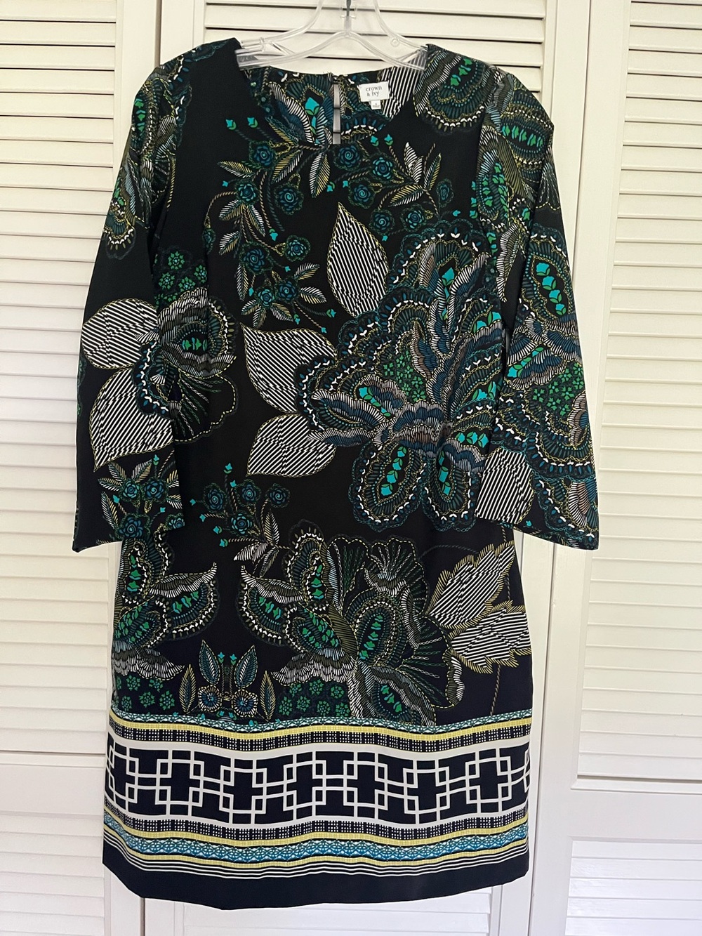 Crown & Ivy shift dress